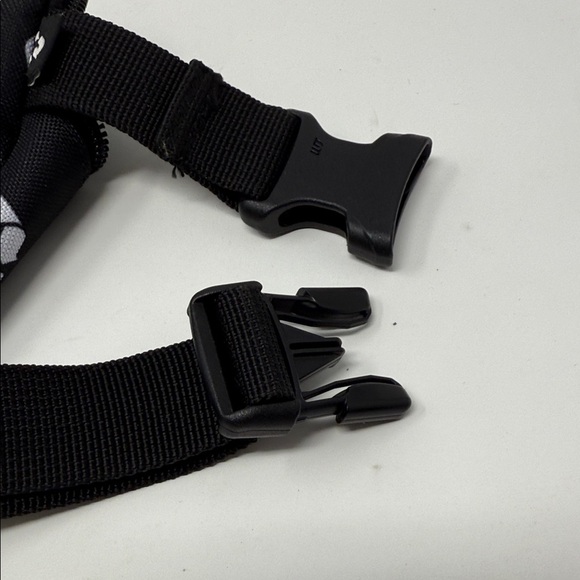 Parkland Black Fanny Pack with decorator pins NEW - Picture 5 of 7